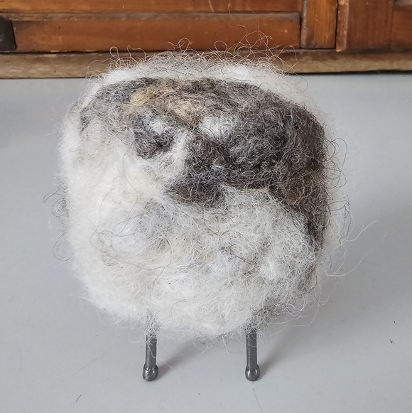 Handmade Shetland Felted Wool Sheep Figurine Gray And White New - Picture 2 of 2